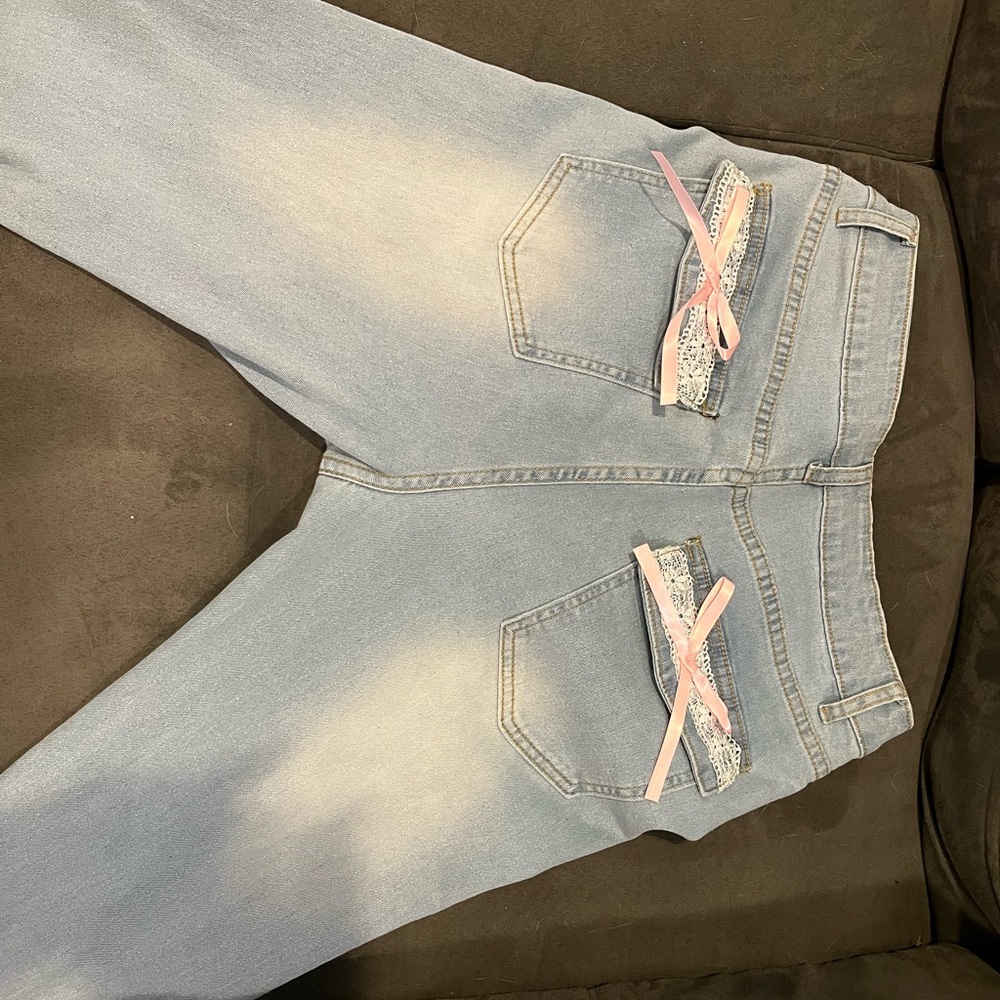 ROMWE Light Blue Straight Leg Jeans with Pink Details